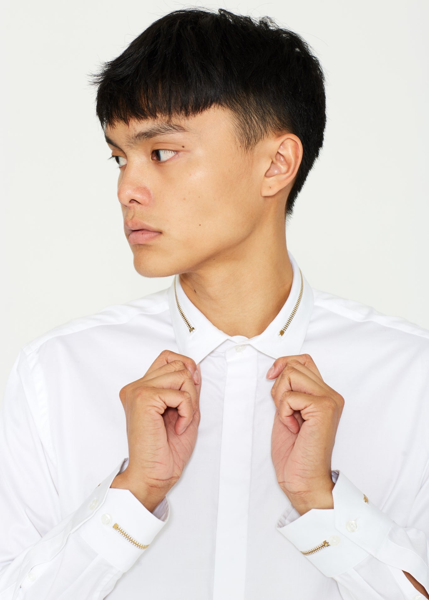 Tunic With Zipper on Cuff and Collar